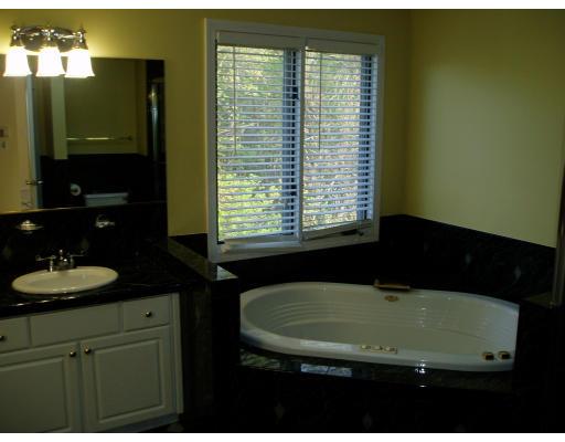 75 Bayberry Road Canton, MA 02021 - Photo 6 of 10 Gallery Image 6