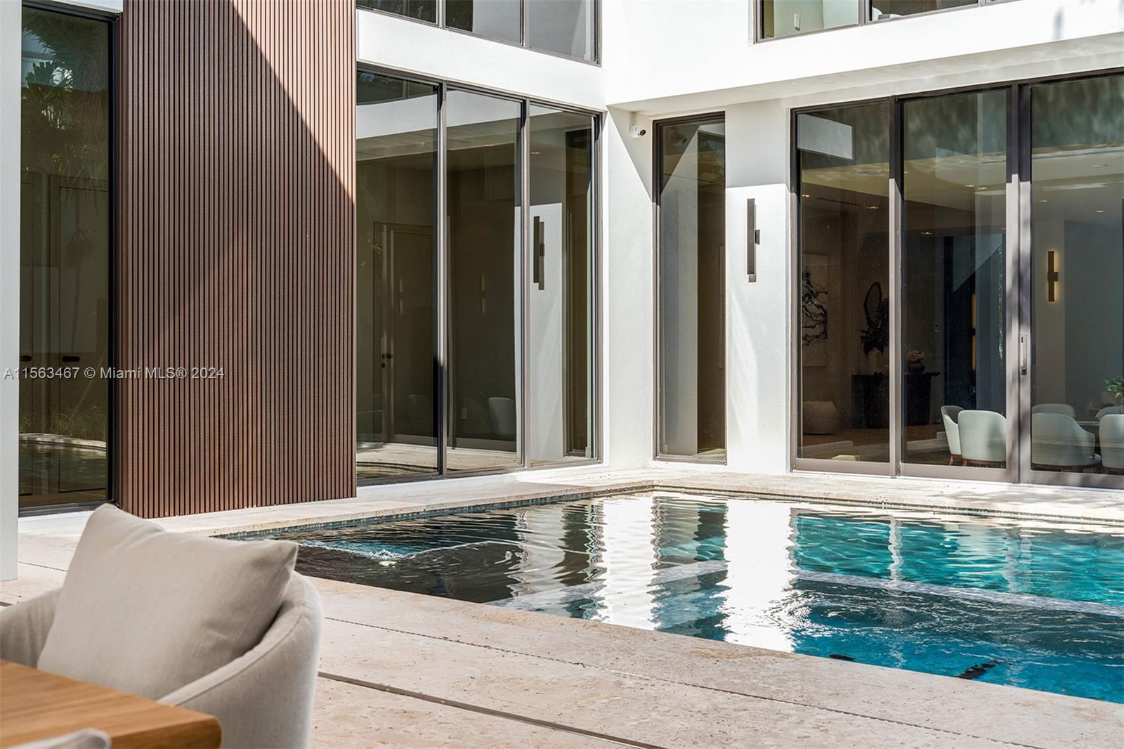 7320 Erwin Road Miami, FL 33143 - Photo 17 of 28