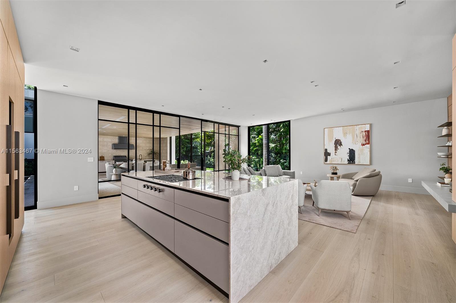 7320 Erwin Road Miami, FL 33143 - Photo 4 of 28