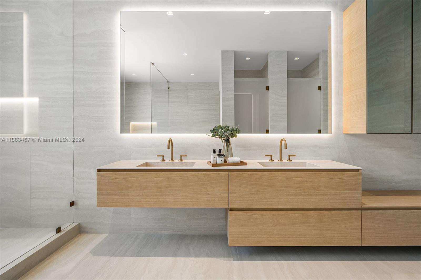 7320 Erwin Road Miami, FL 33143 - Photo 7 of 28