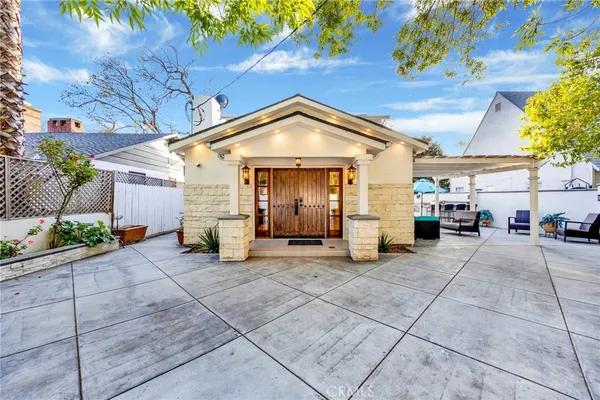 a view of a house with tub and garage
