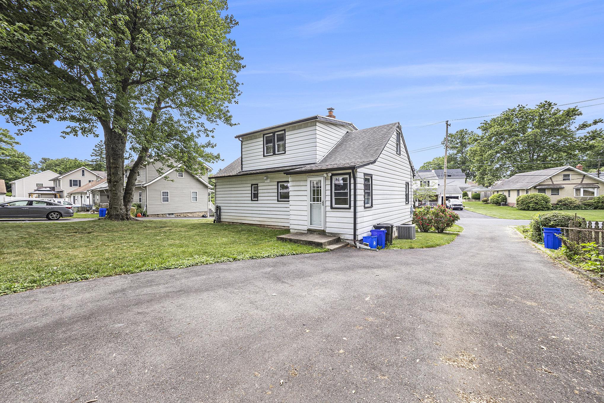524 Continental Road Hatboro, PA 19040 - Photo 21 of 23 Charming home with spacious yard.