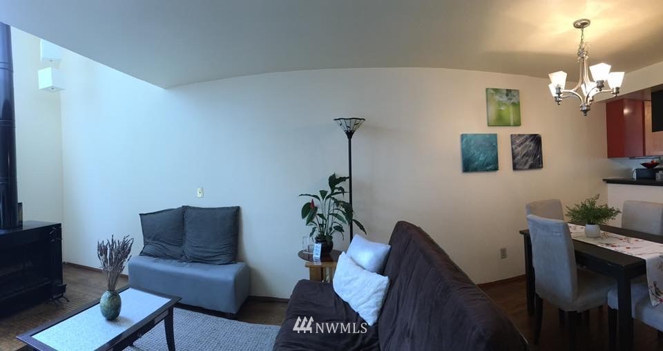 8835 Midvale Avenue North Seattle, WA 98103 - Photo 11 of 24