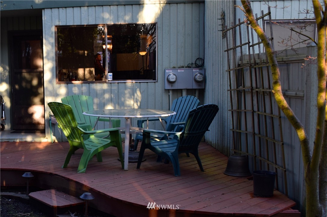 8835 Midvale Avenue North Seattle, WA 98103 - Photo 23 of 24