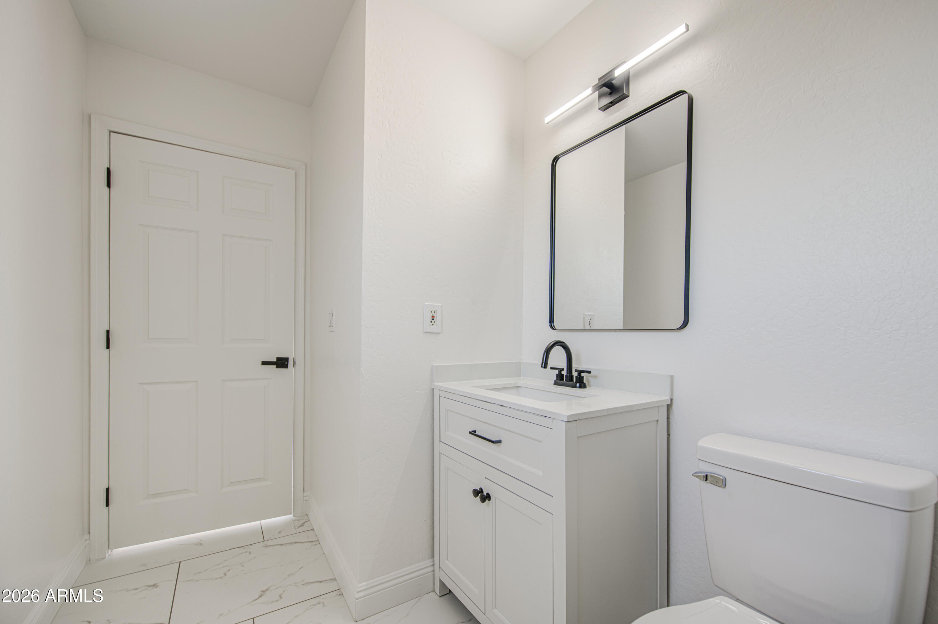 2302 East Alta Vista Road Phoenix, AZ 85042 - Photo 21 of 28 Primary Bath 2