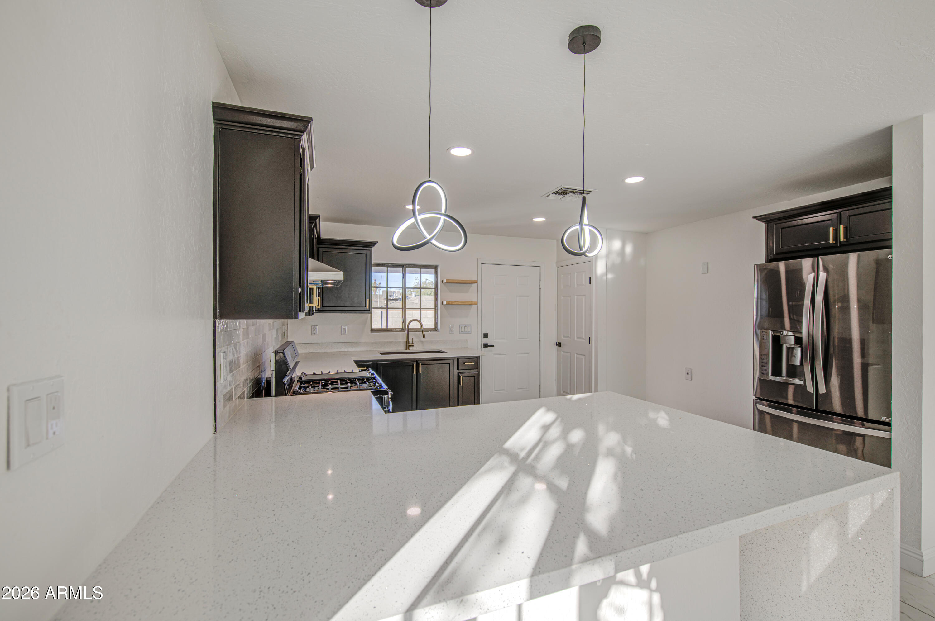 2302 East Alta Vista Road Phoenix, AZ 85042 - Photo 7 of 28 Kitchen 4