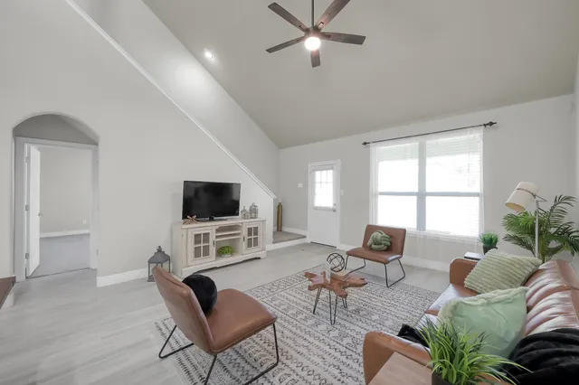 $497,000 | 10 Canterborough Place, Tomball, TX 77375