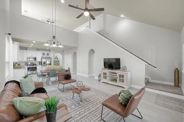 $497,000 | 10 Canterborough Place, Tomball, TX 77375