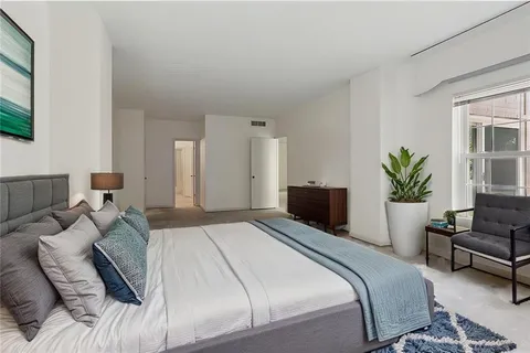 $475,000 | 1750 St Charles Avenue, Unit 202, New Orleans, LA 70130