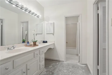 $475,000 | 1750 St Charles Avenue, Unit 202, New Orleans, LA 70130