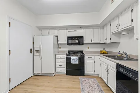 $453,000 | 1750 St Charles Avenue, Unit 202, New Orleans, LA 70130