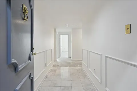 $475,000 | 1750 St Charles Avenue, Unit 202, New Orleans, LA 70130