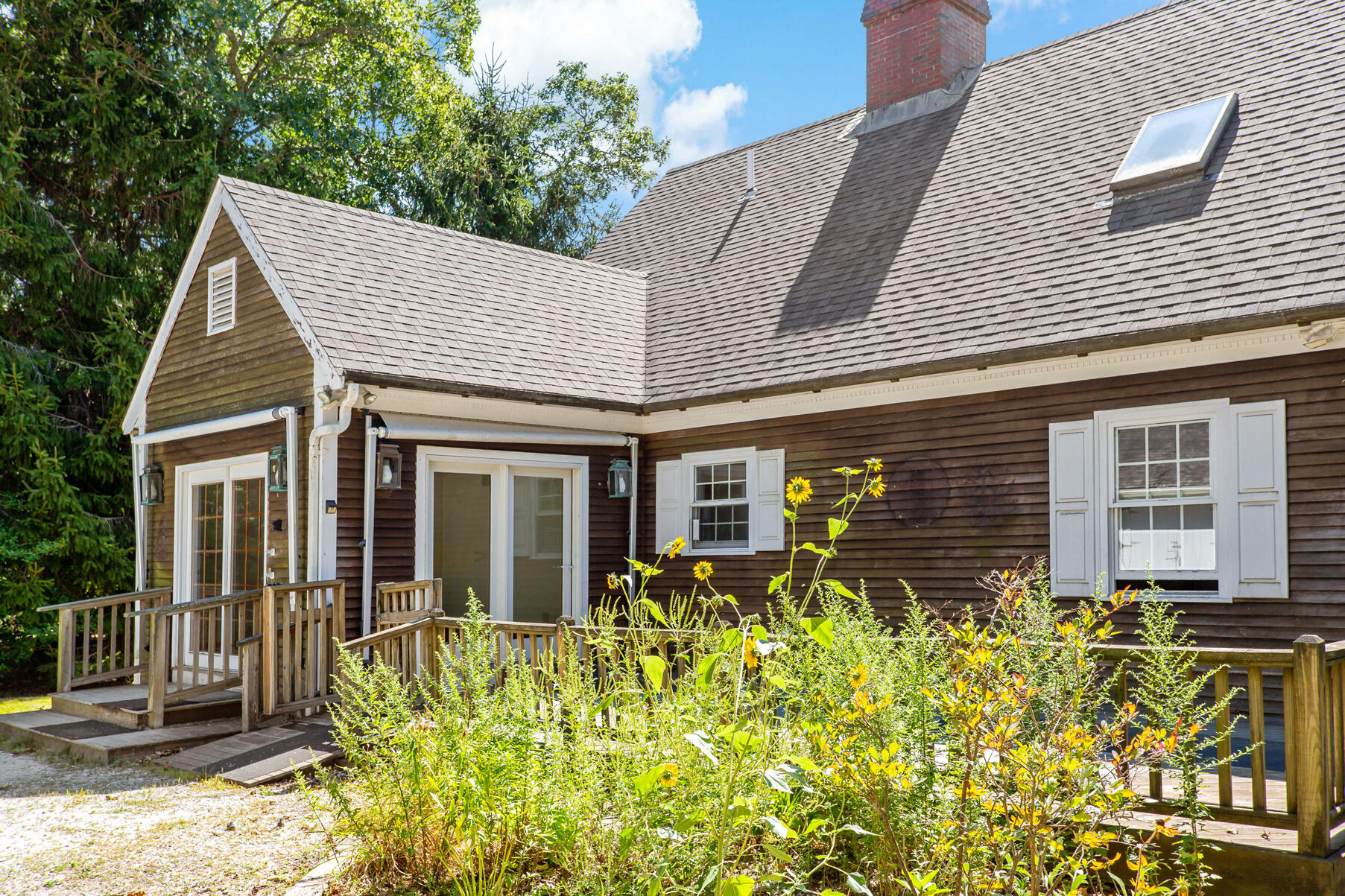 426 Old Post Road Cotuit, MA 02635 - Photo 19 of 27 a backyard of a house