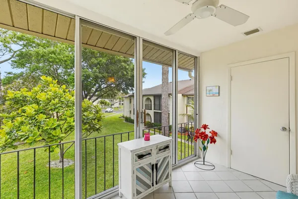 $210,000 | 119 Lake Pine Circle, Unit C2, Greenacres, FL 33463