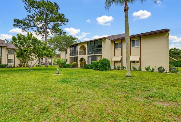 $210,000 | 119 Lake Pine Circle, Unit C2, Greenacres, FL 33463