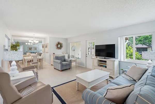 $210,000 | 119 Lake Pine Circle, Unit C2, Greenacres, FL 33463