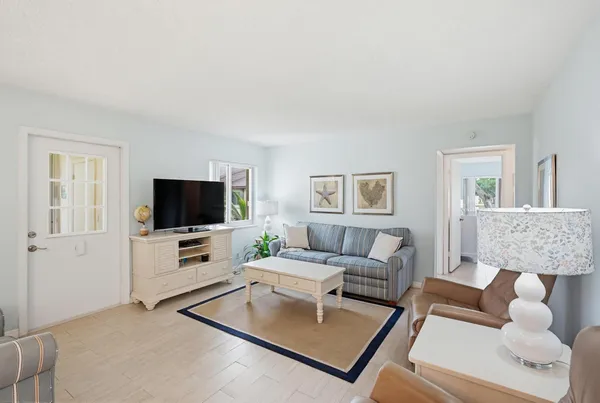 $210,000 | 119 Lake Pine Circle, Unit C2, Greenacres, FL 33463