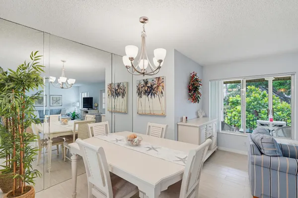 $210,000 | 119 Lake Pine Circle, Unit C2, Greenacres, FL 33463