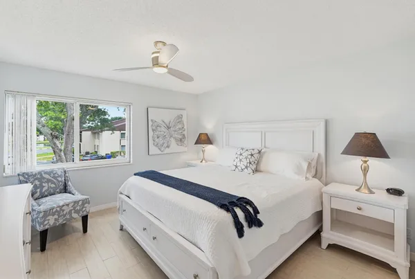 $210,000 | 119 Lake Pine Circle, Unit C2, Greenacres, FL 33463