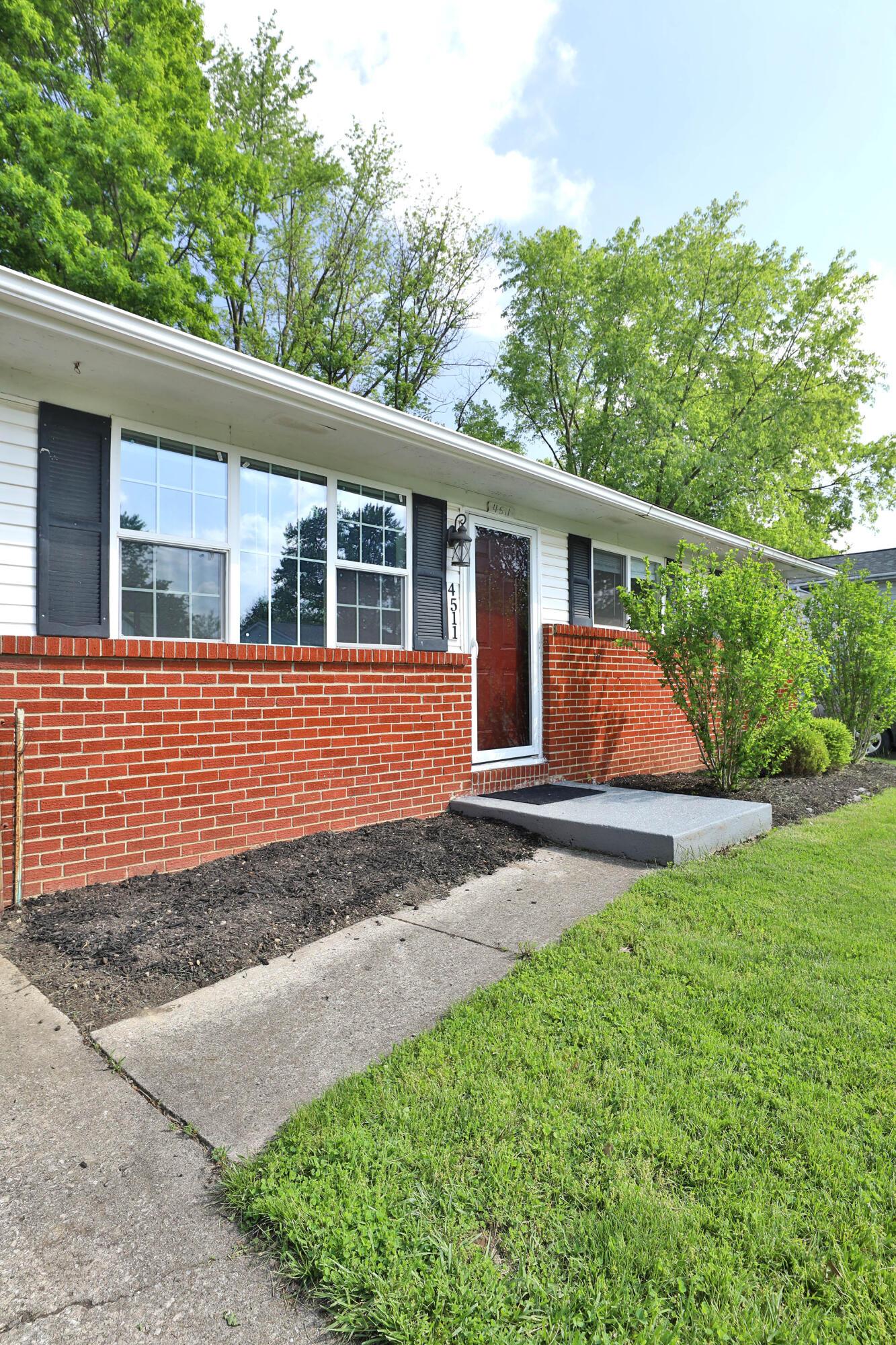 4511 Collingdale Road Columbus, OH 43231 - Photo 4 of 39 4511-Collingdale-04