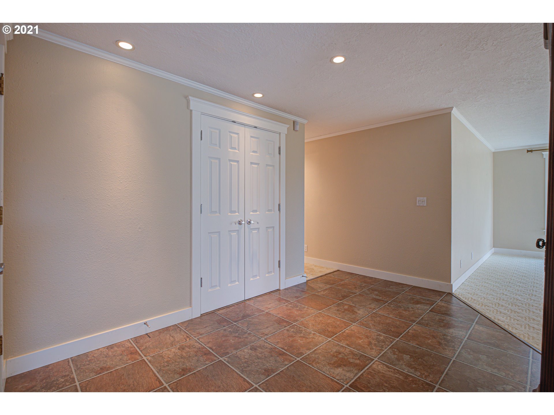 22900 South Haines Road Canby, OR 97013 - Photo 18 of 31 a view of an empty room