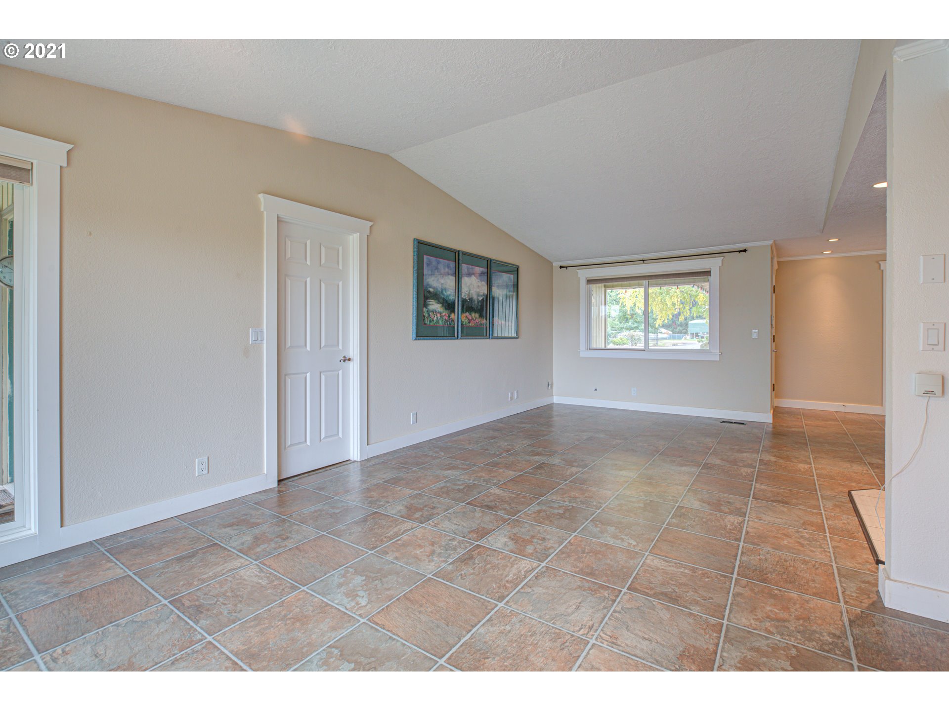 22900 South Haines Road Canby, OR 97013 - Photo 5 of 31 a view of an empty room with a window