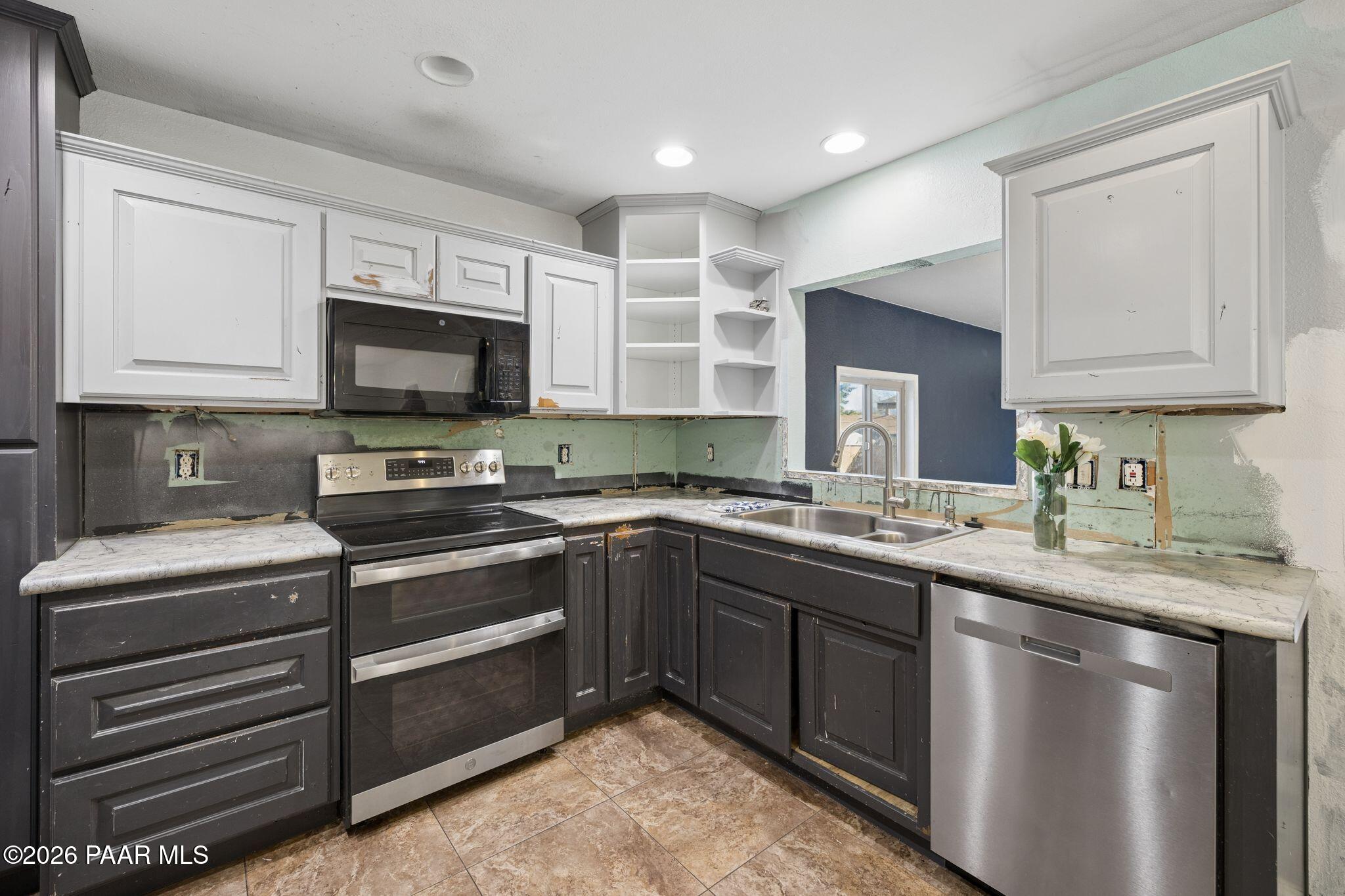 3499 North Tower Road Prescott Valley, AZ 86314 - Photo 11 of 51 Kitchen