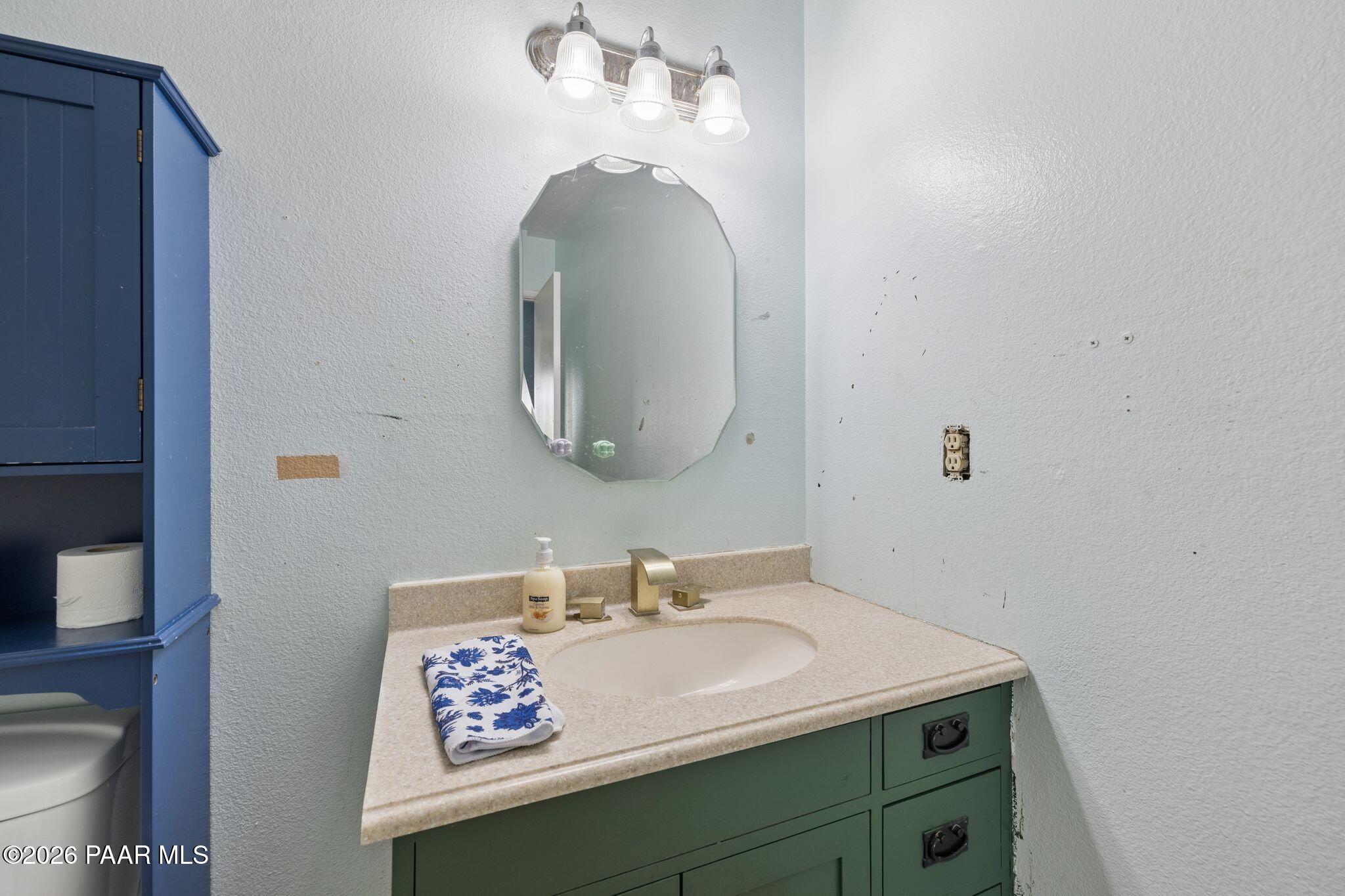 3499 North Tower Road Prescott Valley, AZ 86314 - Photo 31 of 51 Downstairs Hall Bathroom____1
