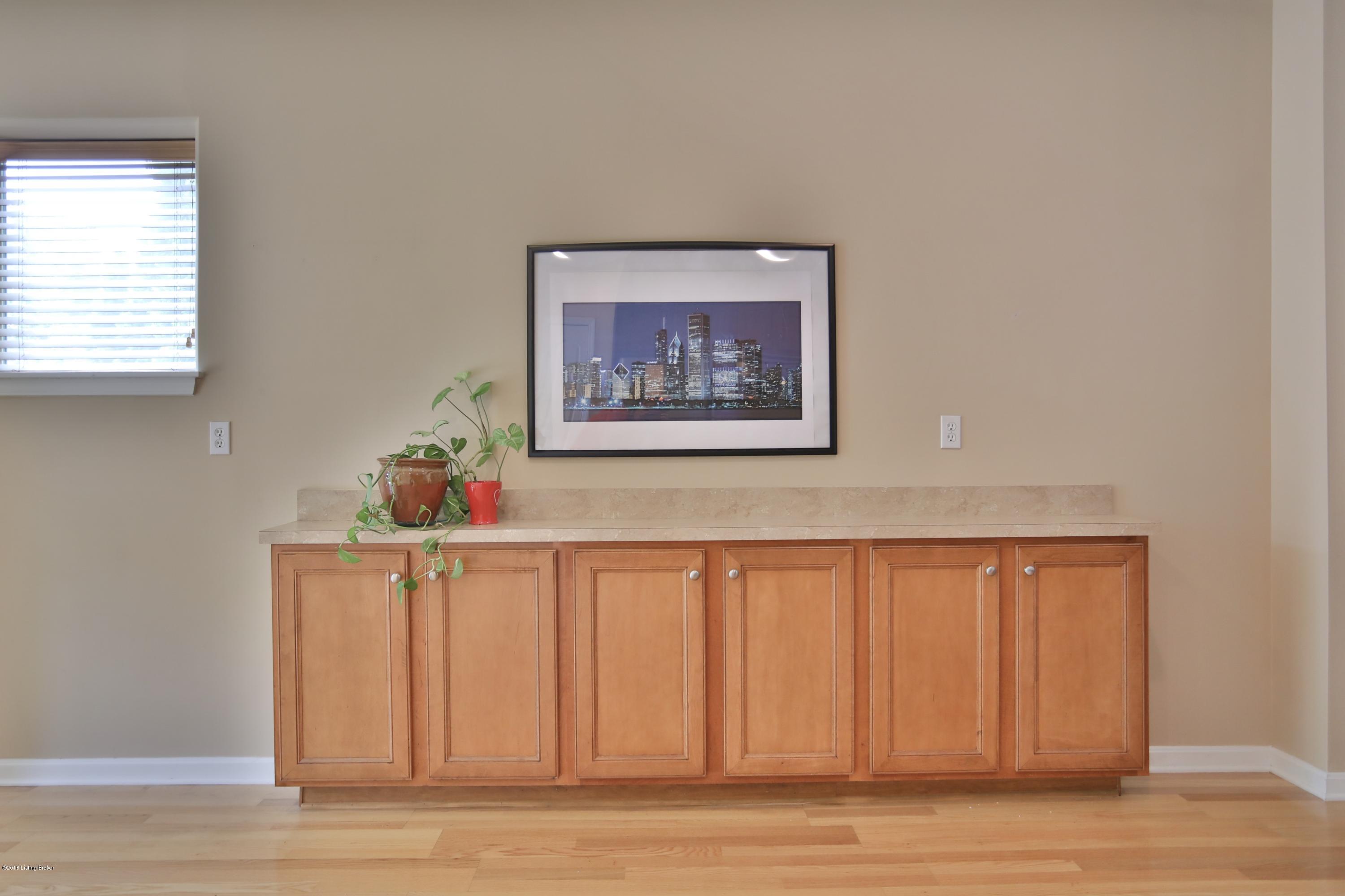 353 Kenilworth Road Louisville, KY 40206 - Photo 5 of 15 18