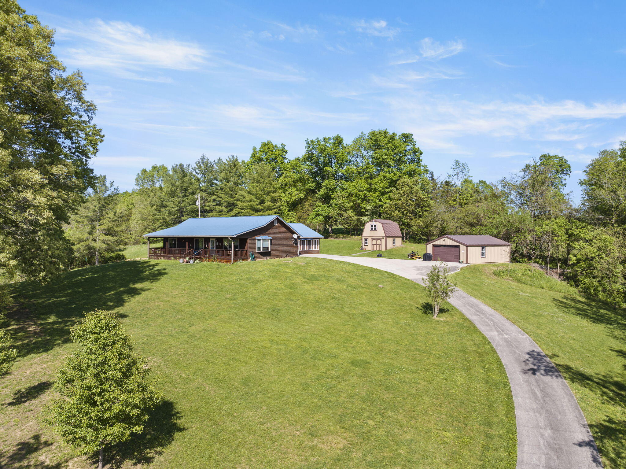 900 Vienna Road Winchester, KY 40391 - Photo 2 of 39 6-web-or-mls-DJI_20240503170207_0943_D