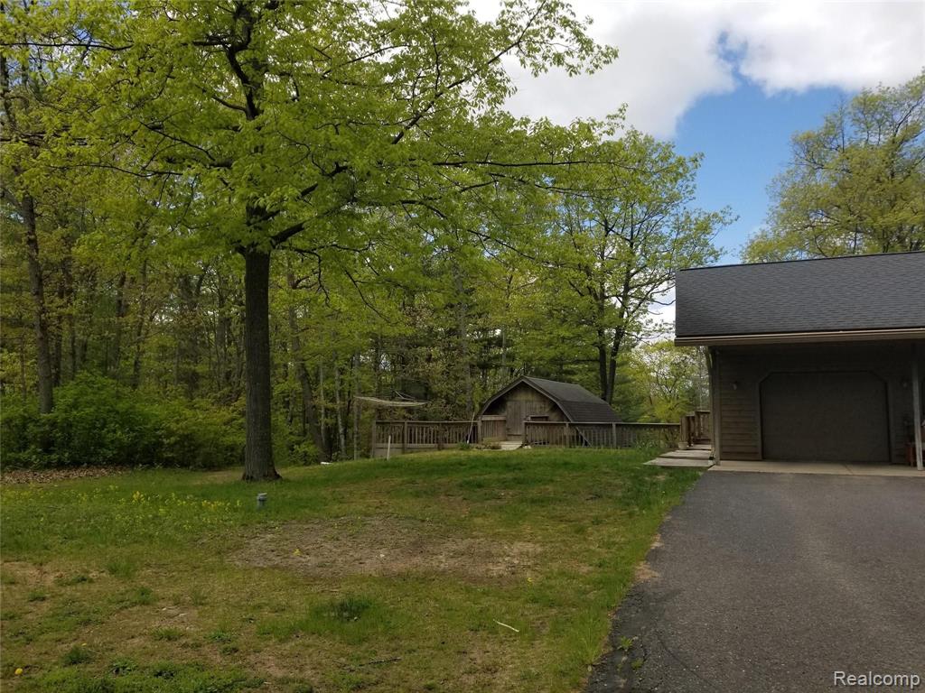 2281 Bennett Road Cheboygan, MI 49721 - Photo 3 of 38
