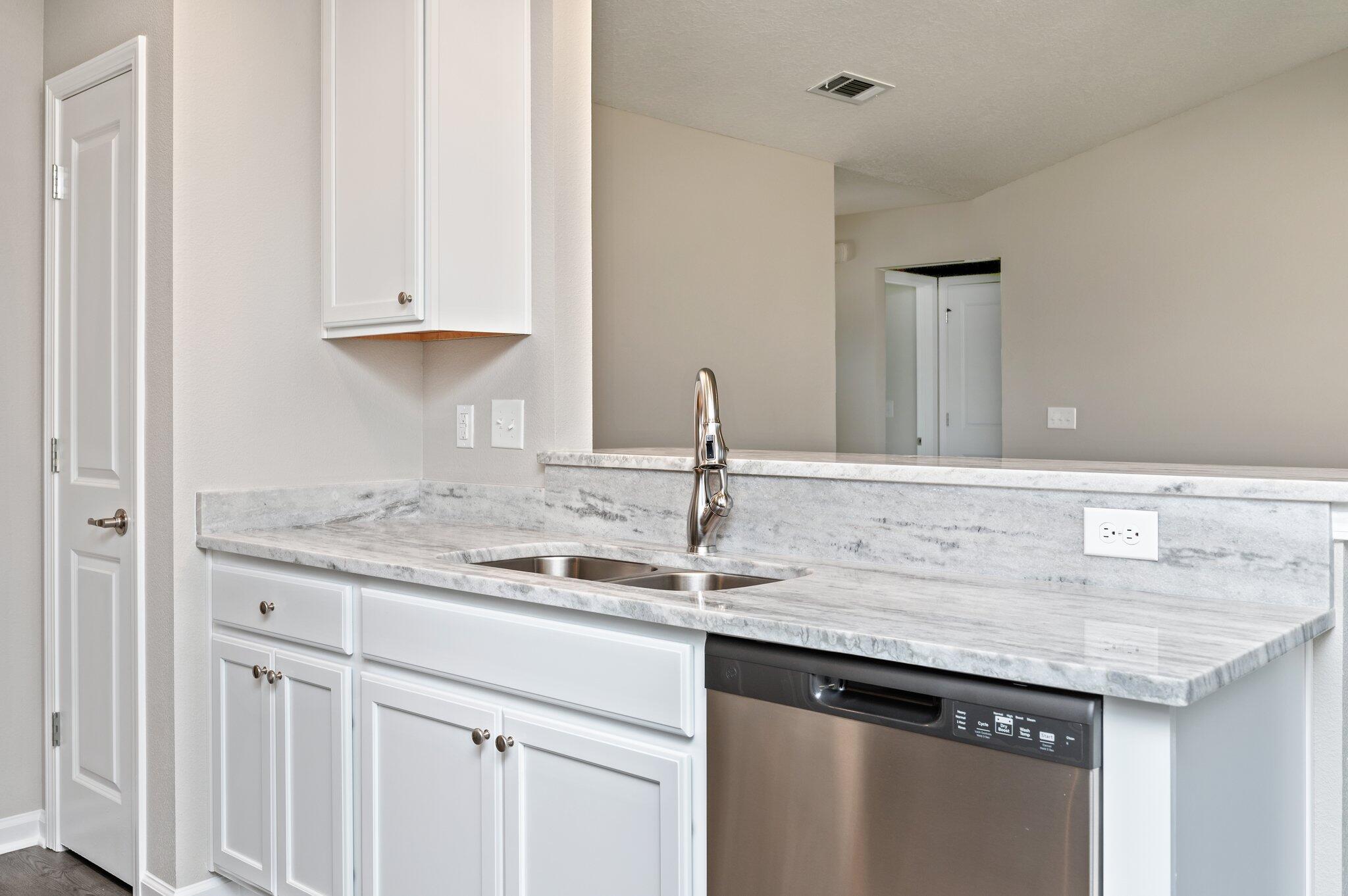 6016 Emmy Lynn Lane Crestview, FL 32539 - Photo 25 of 28 34-web-or-mls-6000 Colton Blaine Ct-29