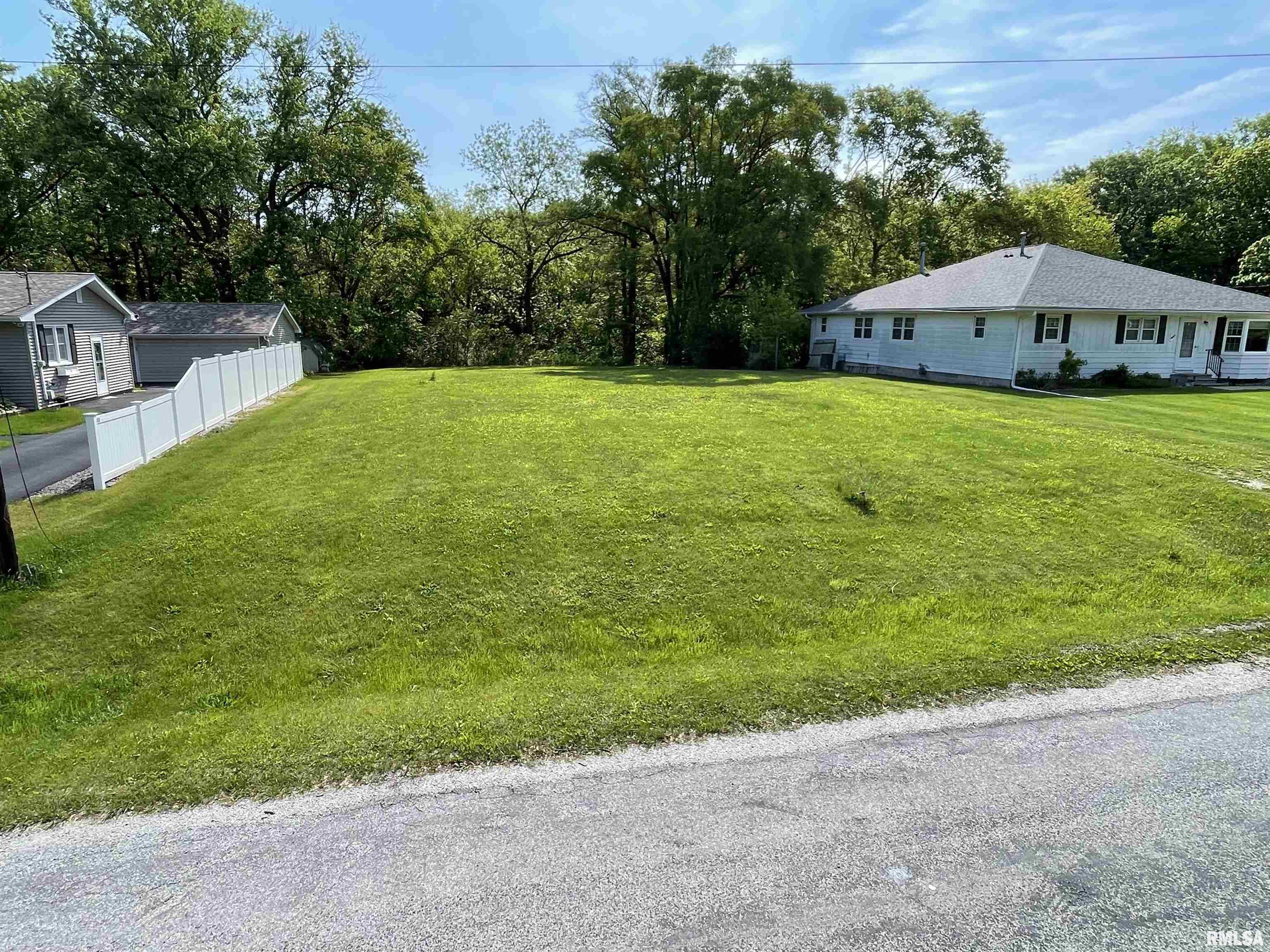 11207 22nd Street Milan, IL 61264 - Photo 2 of 17