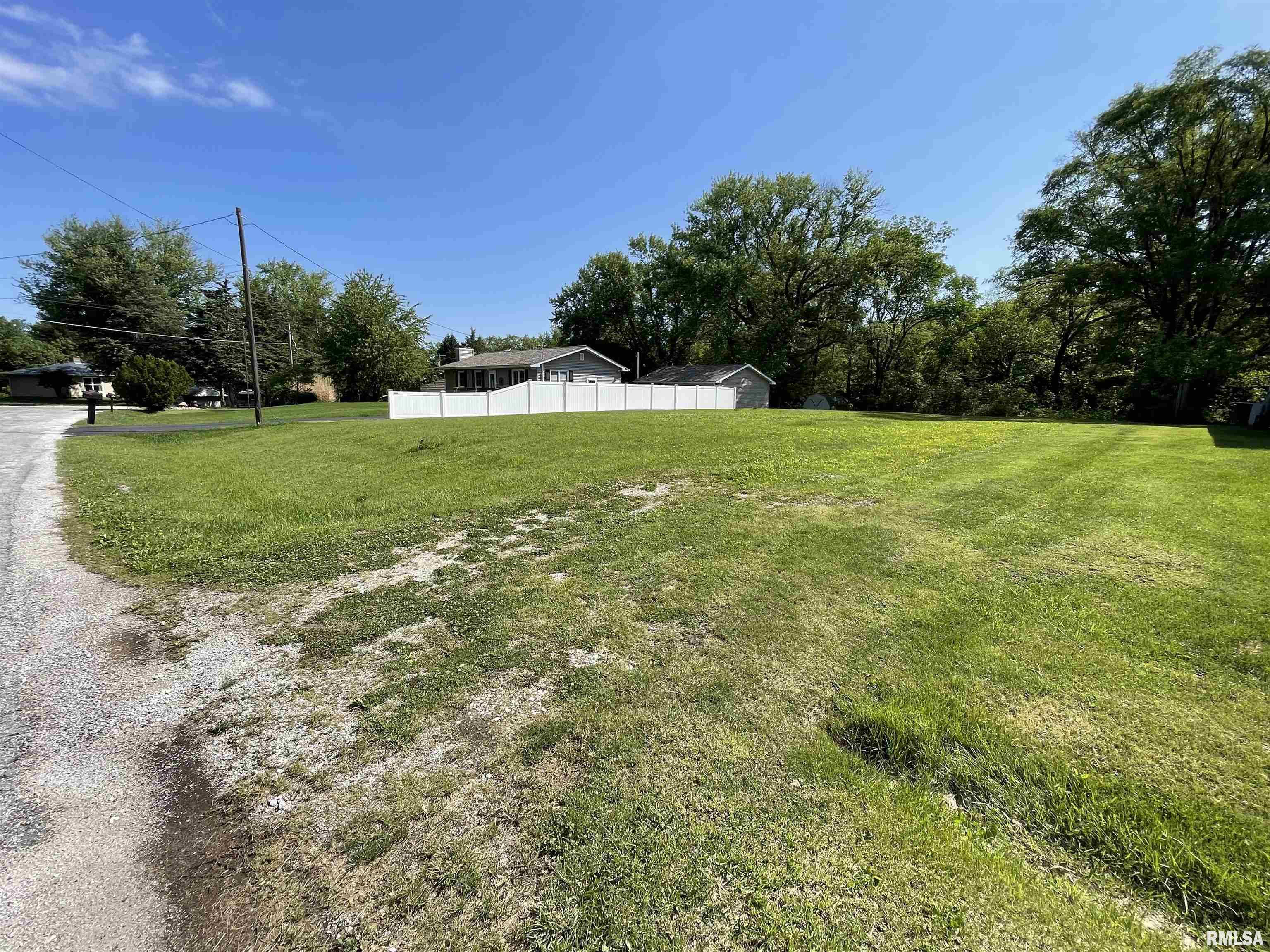 11207 22nd Street Milan, IL 61264 - Photo 3 of 17