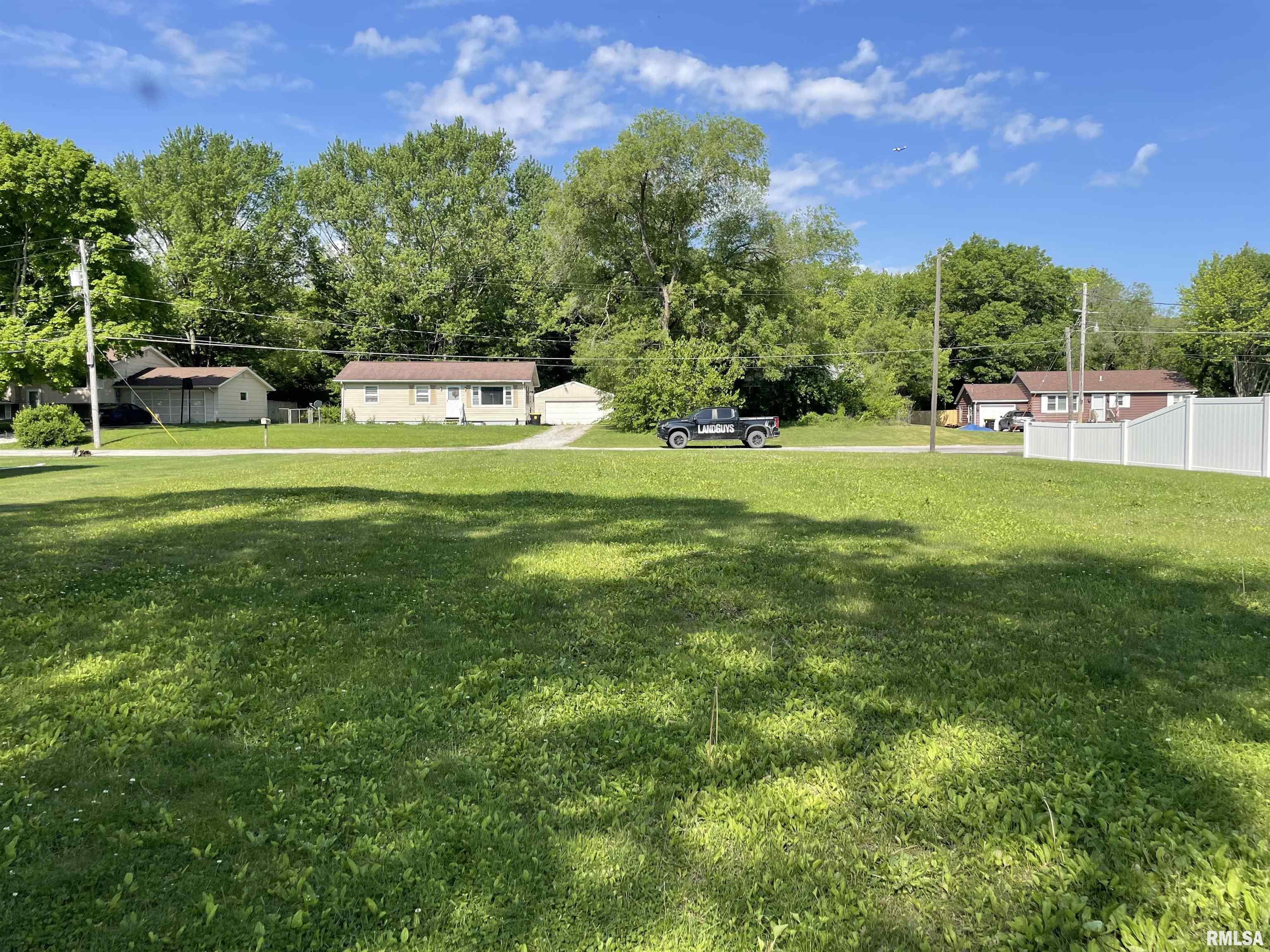 11207 22nd Street Milan, IL 61264 - Photo 7 of 17