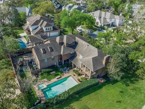 $2,800,000 | 248 Bryn Mawr Circle, Hunters Creek Village, TX 77024