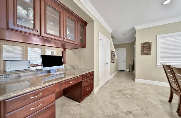 $2,800,000 | 248 Bryn Mawr Circle, Hunters Creek Village, TX 77024