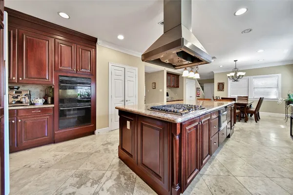 $2,800,000 | 248 Bryn Mawr Circle, Hunters Creek Village, TX 77024