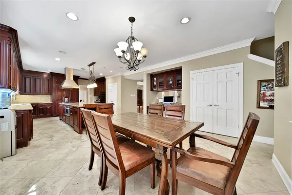 $2,800,000 | 248 Bryn Mawr Circle, Hunters Creek Village, TX 77024