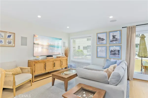 $9,500 | 206 Adams Street, Unit 1, Newport Beach, CA 92661