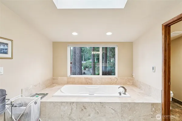 $1,690,000 | 17340 Golden View Avenue, La Conner, WA 98257