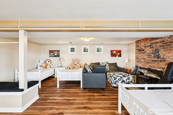 $1,690,000 | 17340 Golden View Avenue, La Conner, WA 98257