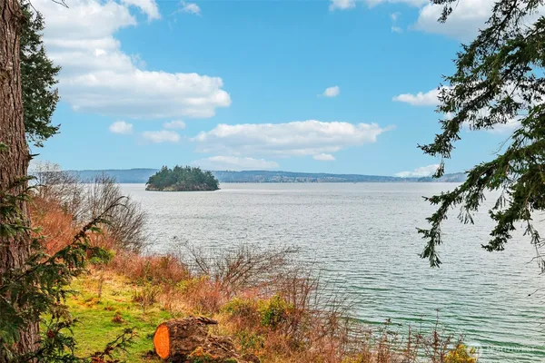 $1,690,000 | 17340 Golden View Avenue, La Conner, WA 98257