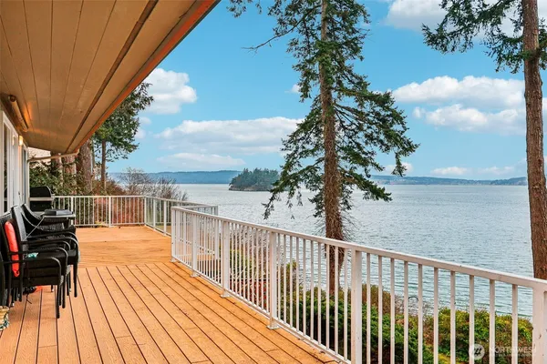 $1,690,000 | 17340 Golden View Avenue, La Conner, WA 98257