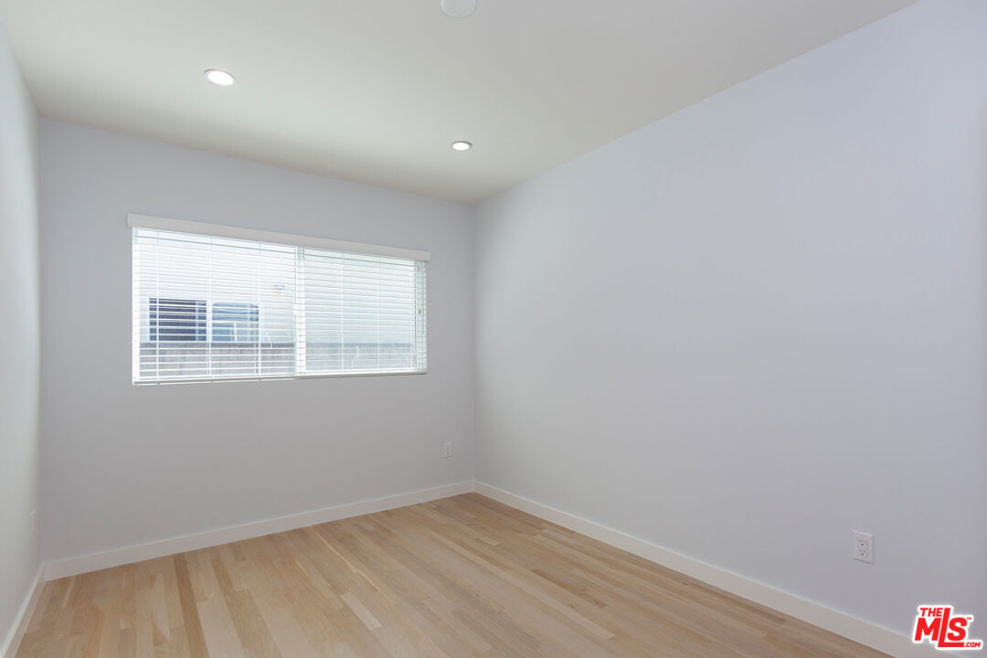 10845 Jefferson Boulevard Culver City, CA 90230 - Photo 31 of 48 a view of an empty room