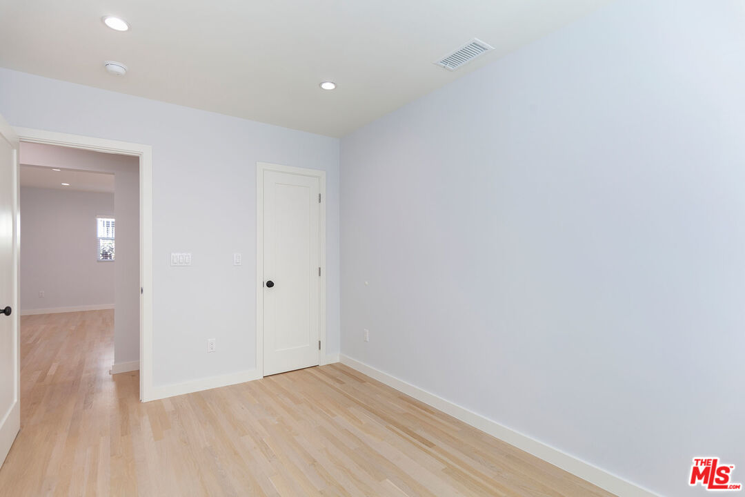 10845 Jefferson Boulevard Culver City, CA 90230 - Photo 32 of 48 a view of an empty room