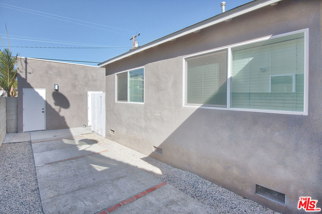 10845 Jefferson Boulevard Culver City, CA 90230 - Photo 45 of 48 a view of an entryway of the house