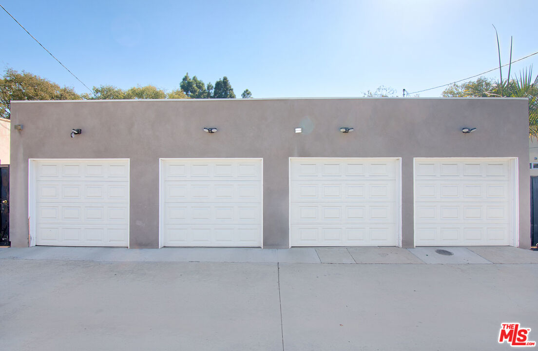 10845 Jefferson Boulevard Culver City, CA 90230 - Photo 47 of 48 front view of a house with a street