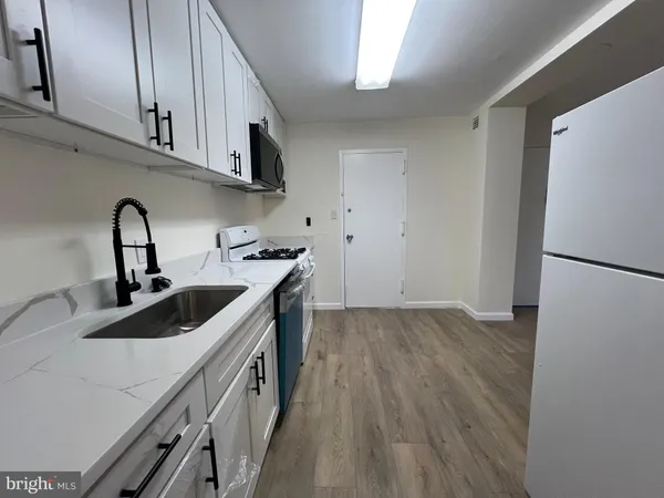 $1,950 | 1111 University Boulevard West, Unit 402, Silver Spring, MD 20902