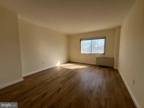 $1,950 | 1111 University Boulevard West, Unit 402, Silver Spring, MD 20902